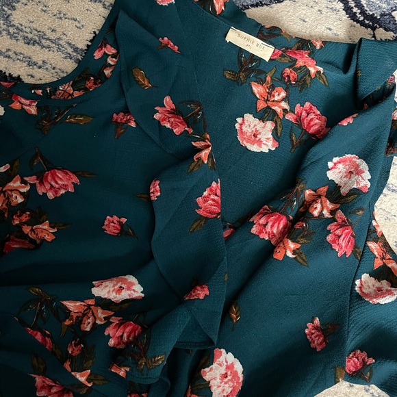 Women’s floral wraparound top - Picture 2 of 5